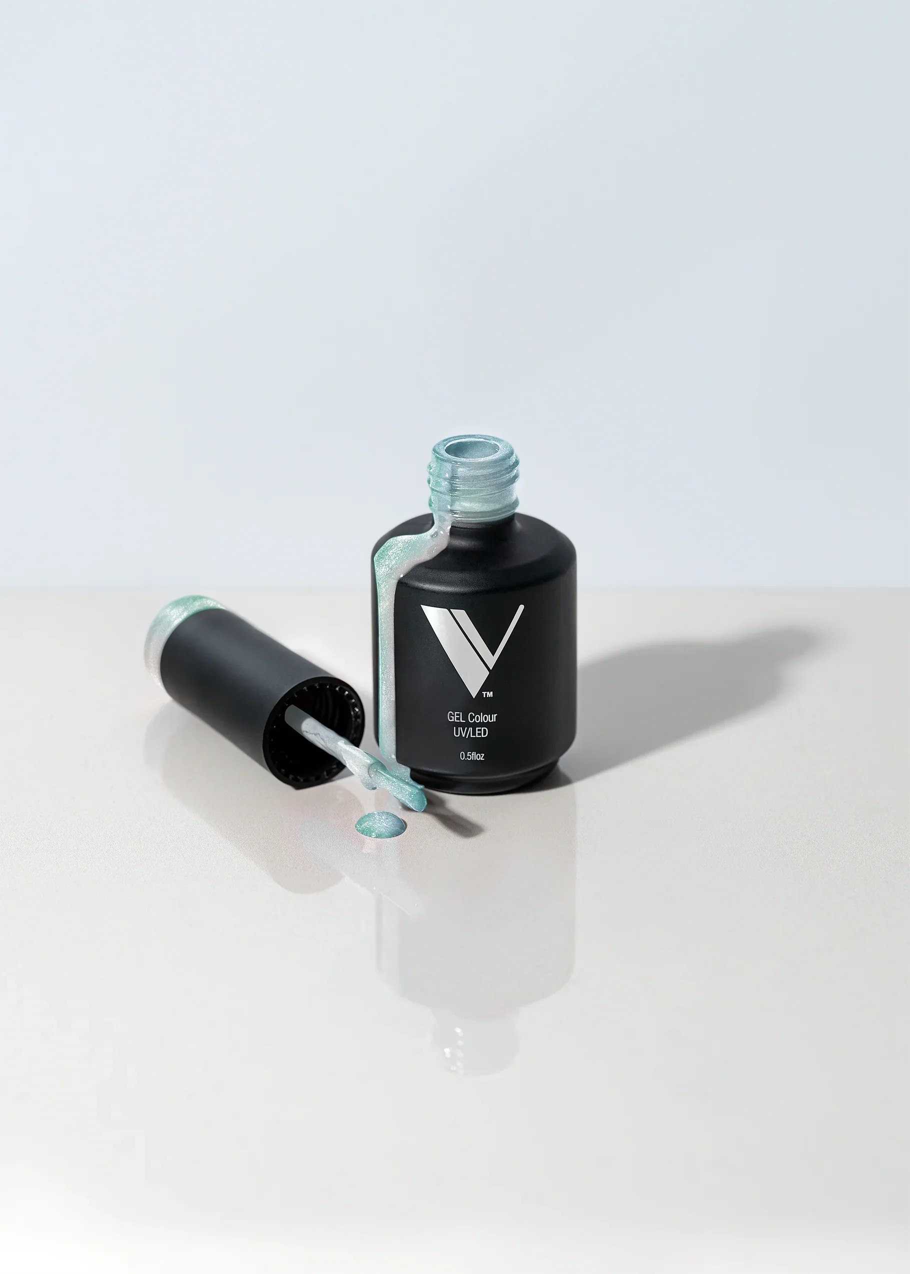 V BEAUTY PURE Gel Polish - 242 Green Light